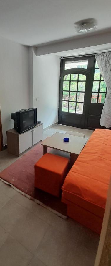 Apartman Nesa Boracko Jezero Konjic Ngoại thất bức ảnh